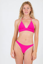 Cargar imagen en el visor de la galería, Model Front: Rio De Sol Bragas Bottom Amaranto Nice-Fio