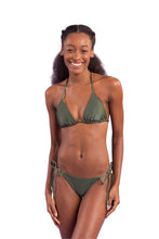 Cargar imagen en el visor de la galería, Model Front: Rio De Sol Conjunto Set Croco Tri-Inv Cheeky-Tie
