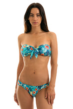 Cargar imagen en el visor de la galería, Model Front: Rio De Sol Bragas Bottom Isla Bandeau