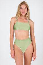 Cargar imagen en el visor de la galería, Model Front: Rio De Sol Sostén Top Oliva Bandeau-Reto