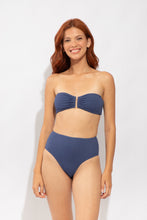 Cargar imagen en el visor de la galería, Model Front: Rio De Sol Bragas Bottom Carmel-Blue Hotpants