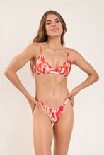 Cargar imagen en el visor de la galería, Model Front: Rio De Sol Sostén Top Mirage Paola