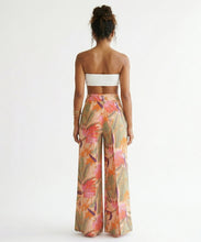 Cargar imagen en el visor de la galería, Model Back: Rio De Sol Pantalones De Playa Oasis Wide Pants
