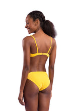 Cargar imagen en el visor de la galería, Model Back: Rio De Sol Conjunto Set Malibu-Yellow Balconet Essential-Comfy