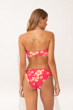 Cargar imagen en el visor de la galería, Model Back: Wednesday In Hawaii By Rio De Sol Sostén Top Pua-Guava Lani