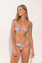 Cargar imagen en el visor de la galería, Model Front: Rio De Sol Bragas Bottom River Frufru-Fio