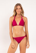 Cargar imagen en el visor de la galería, Model Front: Rio De Sol Sostén Top Shimmer-Desejo Mel