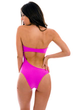 Cargar imagen en el visor de la galería, Model Back: Rio De Sol Una Pieza Pink Body-Rio