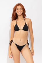 Cargar imagen en el visor de la galería, Model Front: Rio De Sol Bragas Bottom Solar-Black Ibiza-Comfy