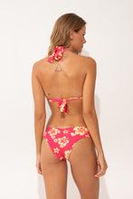 Cargar imagen en el visor de la galería, Model Back: Wednesday In Hawaii By Rio De Sol Sostén Top Pua-Guava Mel