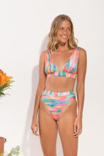 Cargar imagen en el visor de la galería, Image 09: Rio De Sol Conjunto Set River Halter-Cos Hotpant-Cos