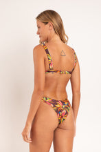 Cargar imagen en el visor de la galería, Model Back: Rio De Sol Sostén Top Fiore Hera