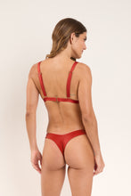 Cargar imagen en el visor de la galería, Model Back: Rio De Sol Sostén Top Shimmer-Liquor Alba