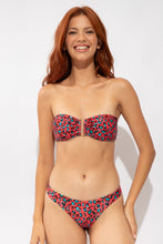 Cargar imagen en el visor de la galería, Model Front: Rio De Sol Bragas Bottom Coral-Feline Nice