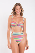 Cargar imagen en el visor de la galería, Model Front: Rio De Sol Sostén Top Supercolor Bandeau-Joy