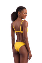 Cargar imagen en el visor de la galería, Model Back: Rio De Sol Conjunto Set Malibu-Yellow Bandeau-Duo Essential