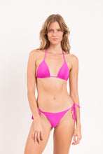 Cargar imagen en el visor de la galería, Model Front: Rio De Sol Conjunto Set Malibu-Rosa Tri-Inv Cheeky-Tie