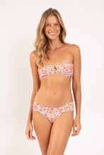 Cargar imagen en el visor de la galería, Model Front: Rio De Sol Conjunto Set Ditsy-Sky Mavi Baobi