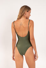 Cargar imagen en el visor de la galería, Model Back: Rio De Sol Una Pieza Shimmer-Croco Hype-Noa