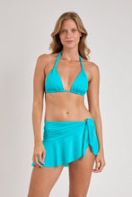 Cargar imagen en el visor de la galería, Model Front: Rio De Sol Falda De Playa Amb-Nannai Mini Skirt