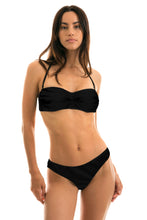Cargar imagen en el visor de la galería, Model Front: Rio De Sol Sostén Top Preto Bandeau-Pli
