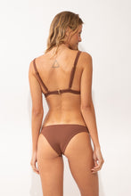 Cargar imagen en el visor de la galería, Model Back: Rio De Sol Conjunto Set Sand-Cappuccino Alba Leblon
