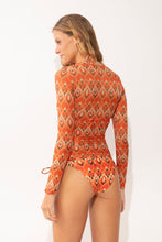 Cargar imagen en el visor de la galería, Model Back: Rio De Sol Top De La Playa Maracai Top Harper Long