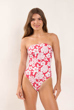 Cargar imagen en el visor de la galería, Model Front: Wednesday In Hawaii By Rio De Sol Una Pieza Pua-Hibiscus Aloha