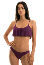 Cargar imagen en el visor de la galería, Model Front: Rio De Sol Sostén Top Sublime Babado