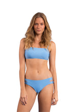 Cargar imagen en el visor de la galería, Model Front: Rio De Sol Conjunto Set Baltico Bandeau-Reto Madrid