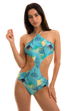 Cargar imagen en el visor de la galería, Model Front: Rio De Sol Una Pieza Body Flower Geometric