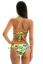 Cargar imagen en el visor de la galería, Model Back: Rio De Sol Bragas Bottom Lemon Flower Transpassado