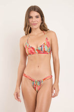 Cargar imagen en el visor de la galería, Model Front: Rio De Sol Sostén Top Sea-Bloom Kate