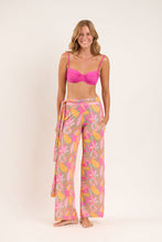 Cargar imagen en el visor de la galería, Model Front: Rio De Sol Pantalones De Playa Lyla Pants Knot