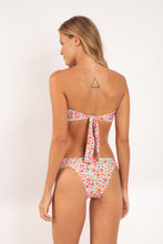 Cargar imagen en el visor de la galería, Model Back: Rio De Sol Conjunto Set Ditsy-Sky Mavi Baobi