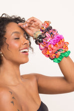 Cargar imagen en el visor de la galería, Image 06: Rio De Sol Accesorios Para El Cabello Dots-Energy Scrunchie