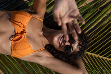 Cargar imagen en el visor de la galería, Image 06: Rio De Sol Sostén Top Dots-Mango Balconet-Tie