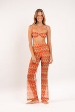 Cargar imagen en el visor de la galería, Model Front: Rio De Sol Pantalones De Playa Maracai Pants Lana