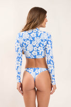 Cargar imagen en el visor de la galería, Model Back: Wednesday In Hawaii By Rio De Sol Sostén Top Pua-Pacifica Reef