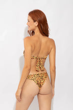 Cargar imagen en el visor de la galería, Model Back: Rio De Sol Bragas Bottom Yellow-Feline Essential