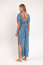 Cargar imagen en el visor de la galería, Model Back: Rio De Sol Vestido De Playa Chuva Long Dress Soleil