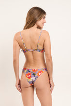 Cargar imagen en el visor de la galería, Model Back: Rio De Sol Conjunto Set Garden-Flower Bandeau-Joy Essential