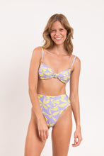 Cargar imagen en el visor de la galería, Image 07: Rio De Sol Conjunto Set Glow Bandeau-Joy Hotpants