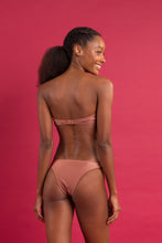 Cargar imagen en el visor de la galería, Image 10: Rio De Sol Conjunto Set Shimmer-Copper Bandeau-Joy Essential