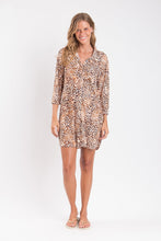 Cargar imagen en el visor de la galería, Model Front: Rio De Sol Vestido Camidero Leopard Chemise