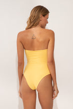 Cargar imagen en el visor de la galería, Model Back: Wednesday In Hawaii By Rio De Sol Una Pieza Lilikoi Aloha