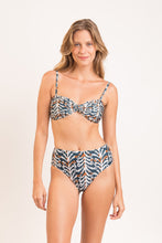 Cargar imagen en el visor de la galería, Model Front: Rio De Sol Sostén Top Ikat Twist