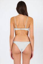 Cargar imagen en el visor de la galería, Model Back: Rio De Sol Conjunto Set Shimmer-White Bandeau-Knot Essential