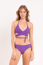 Cargar imagen en el visor de la galería, Model Front: Rio De Sol Conjunto Set Amuleto Kate Madrid