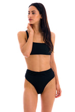 Cargar imagen en el visor de la galería, Model Front: Rio De Sol Sostén Top St-Tpz-Black Reto